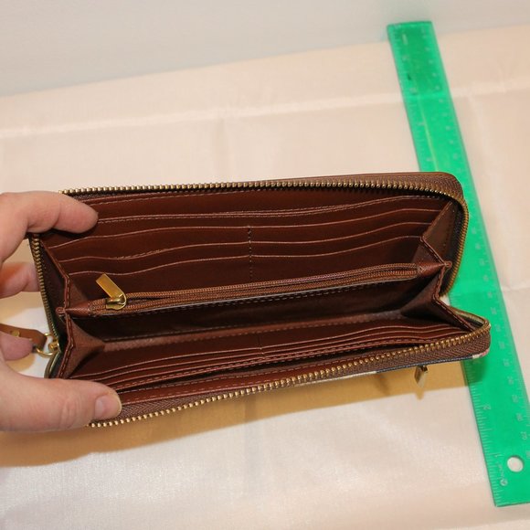 Large Fossil Wallet - Picture 3 of 3